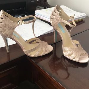 Blue By Betsey Johnson Champagne heels